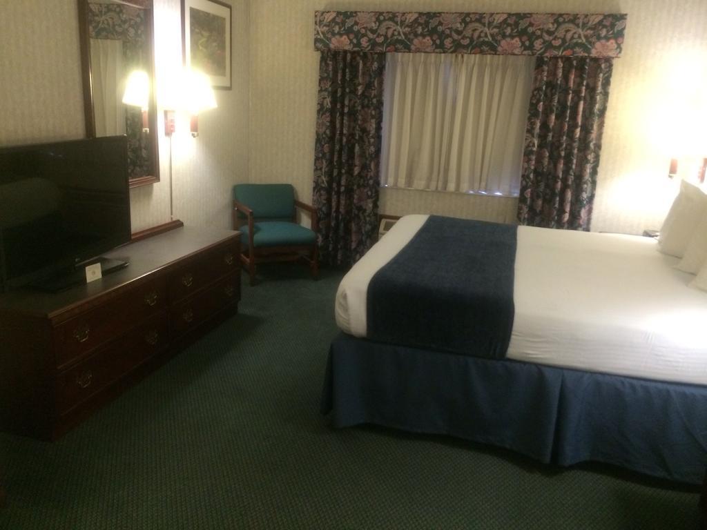 Best Western Elkhart Inn & Suites Ngoại thất bức ảnh