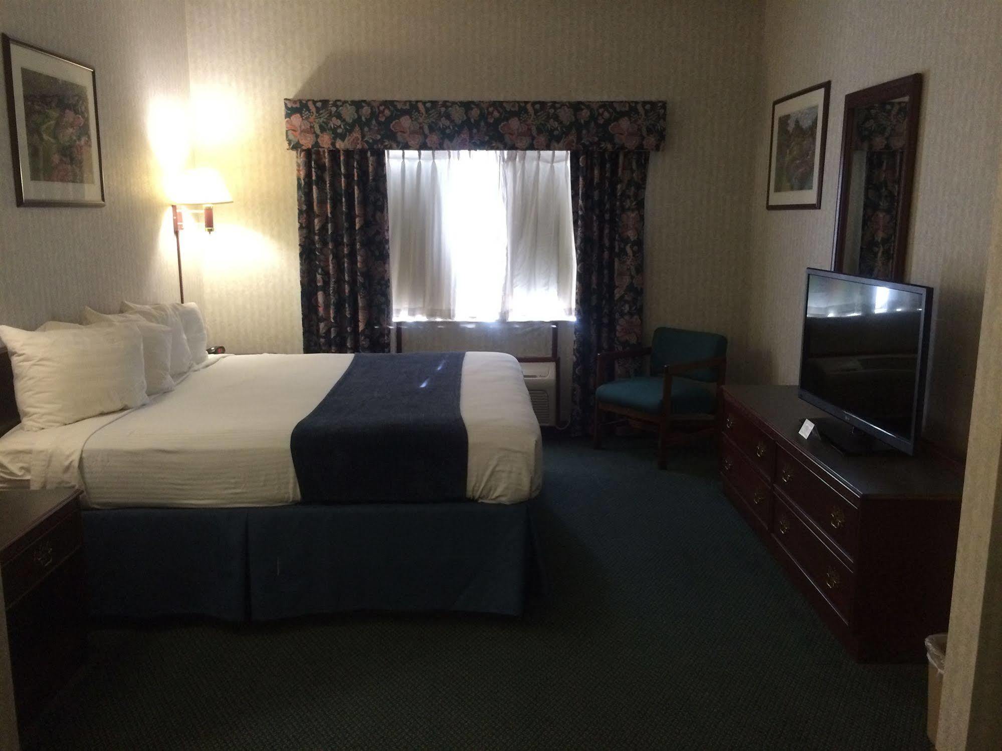 Best Western Elkhart Inn & Suites Ngoại thất bức ảnh
